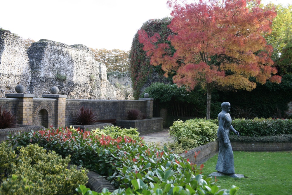 Photograph of The Frink Statue near the Abbey Ruins, Reading