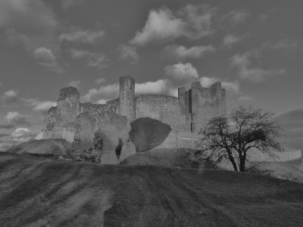 Conisbrough Castle photo by Darrell Haywood