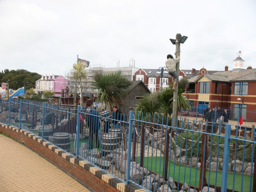 Barry Island Pleasure Park in Winter photo by Tony Payne
