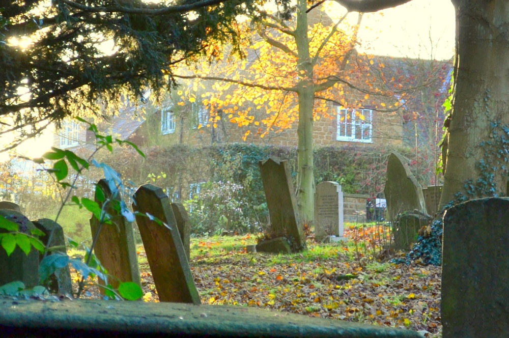 Hellidon churchyard