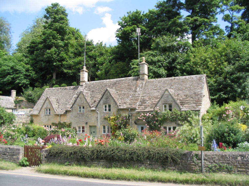 Photograph of Cottage in Bibury June 2003