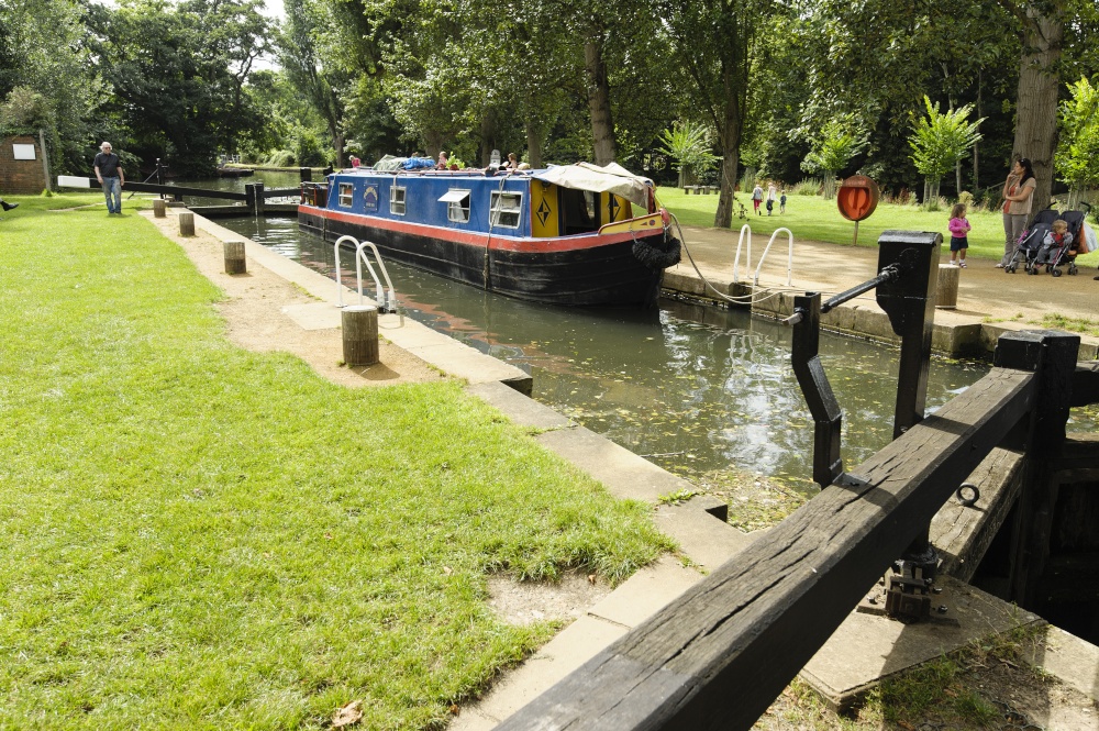 Narrow Boat on River Wey – Guildford