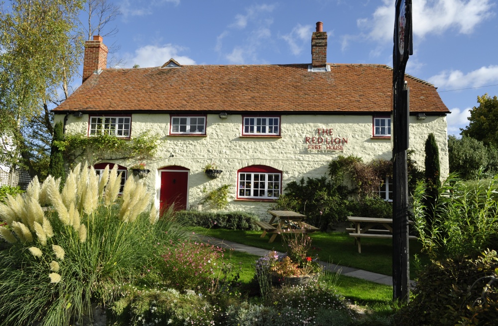Photograph of Red Lion Inn, Chalgrove, Oxfordshire