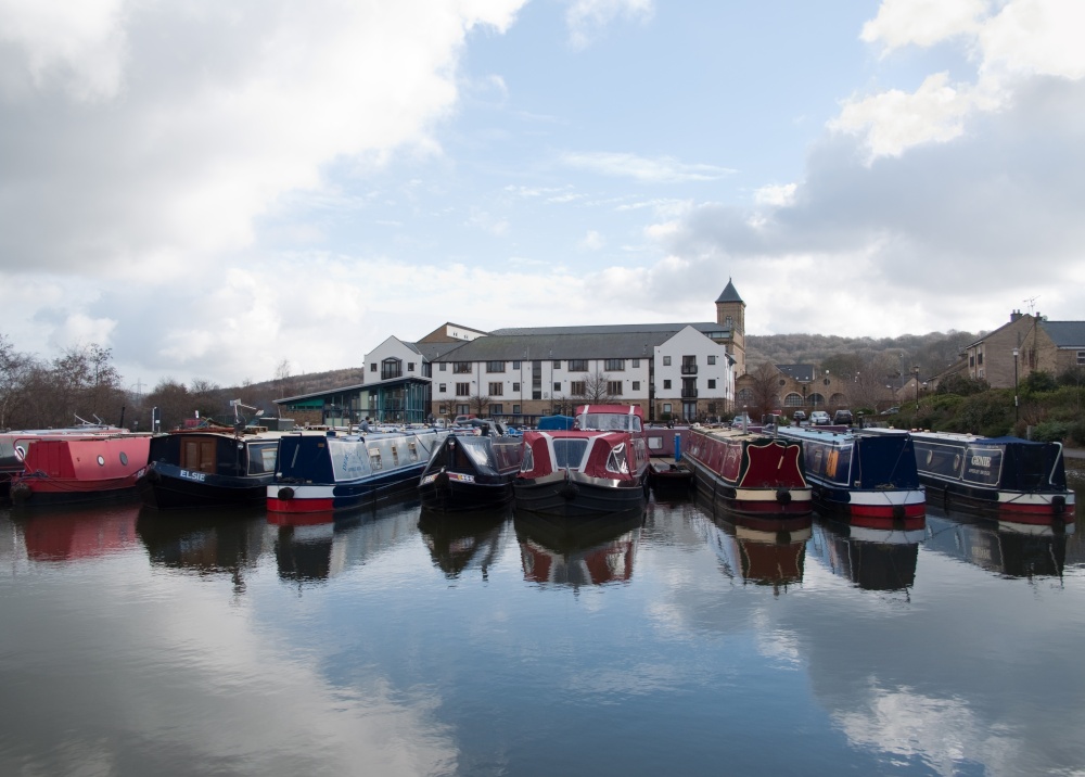 Apperley Bridge Canal Boats