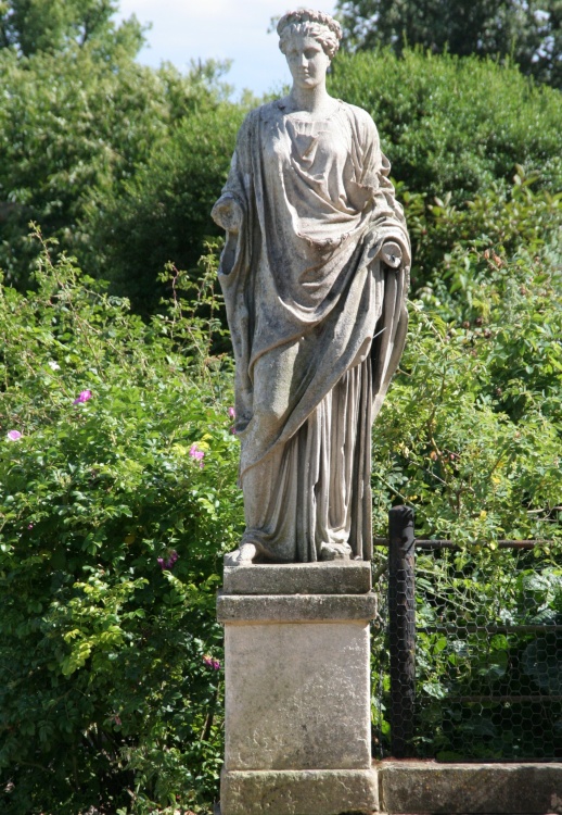 Statue in Basildon Manor Park Garden