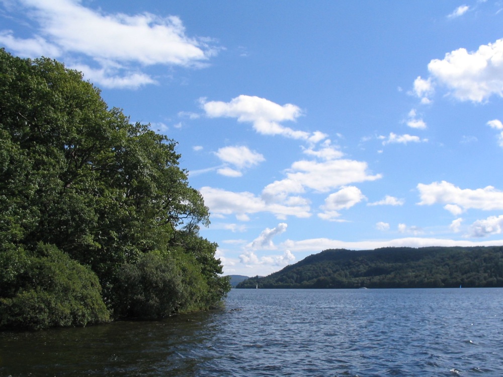 Calm Water on Lake Windermere (8) - August 2007