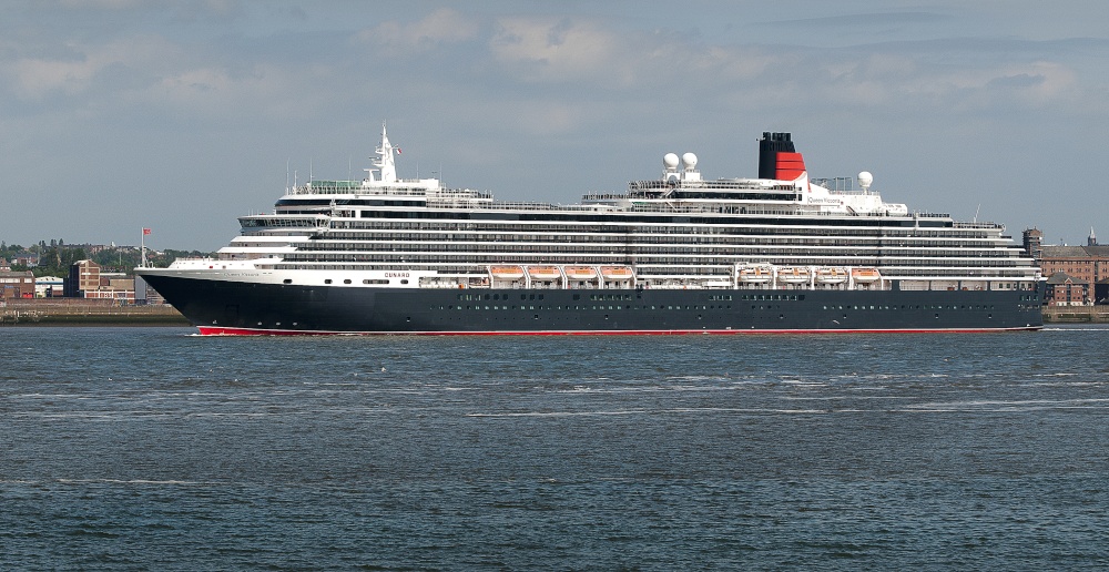 Photograph of MS Queen Victoria leaving Liverpool 31-05-2014.