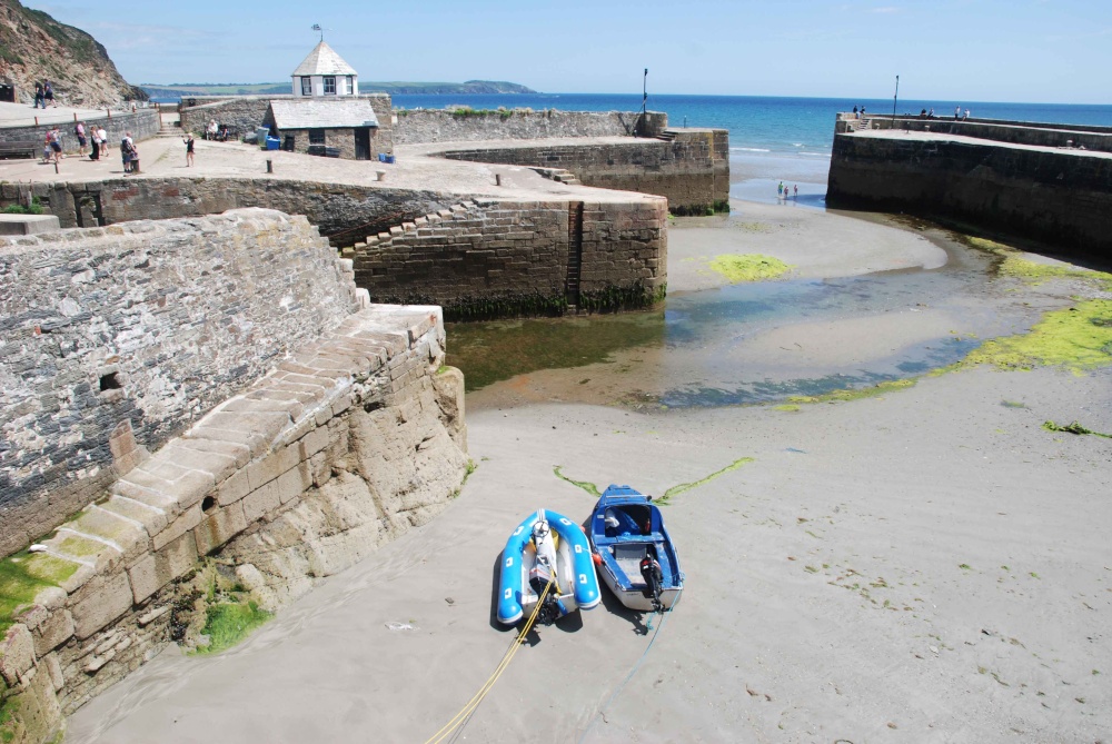 Photograph of Charlestown Harbour at low tide
