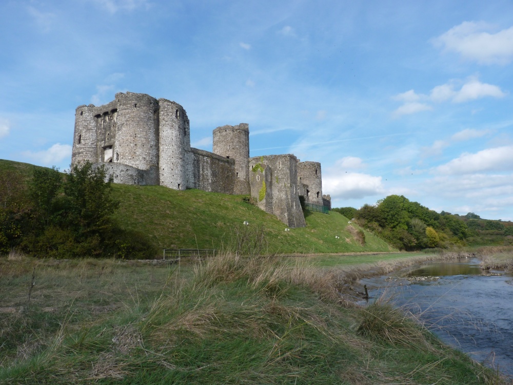 Kidwelly Castle photo by Vince Hawthorn