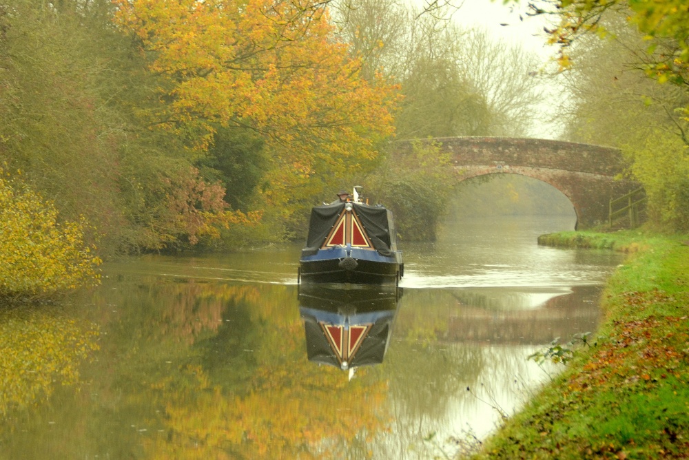 Autumn on the canal