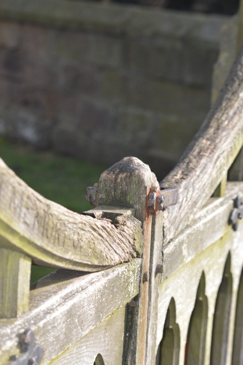 Churchyard gate, Bilton