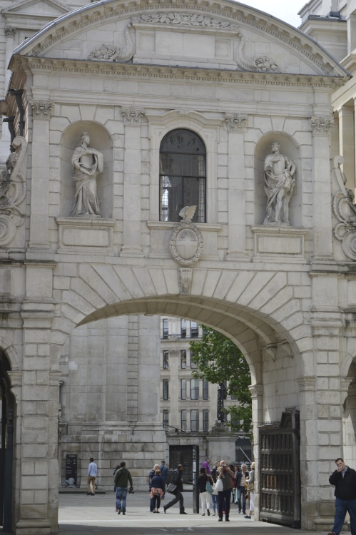 Temple Gate, Paternoster Square (London)