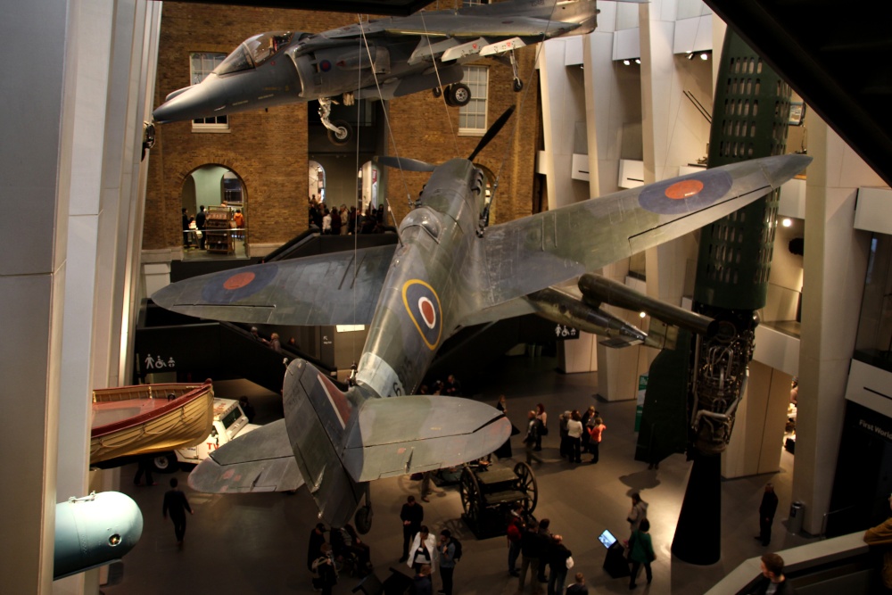 Spitfire Mk1a R6915 photo by Zbigniew Siwik