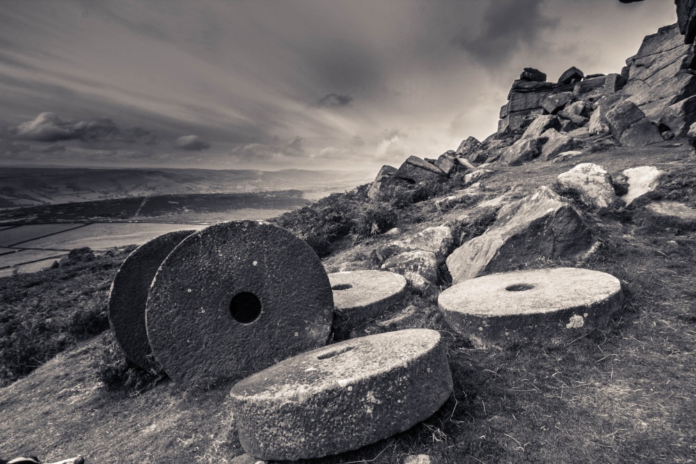 Stanage edge photo by Steve Stain
