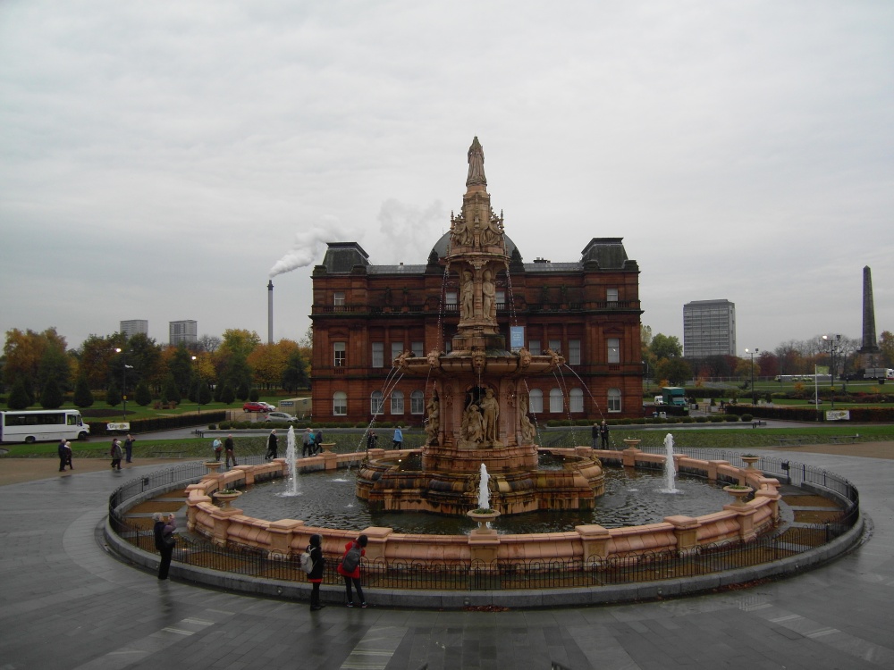 The Doulton Fountain with The Peoples Palace behind it.