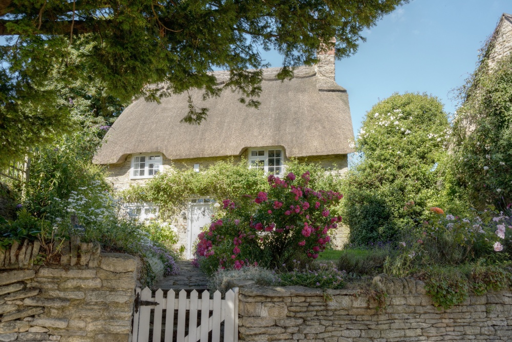 Photograph of Thatched Cottage, Aynho, Northamptonshire