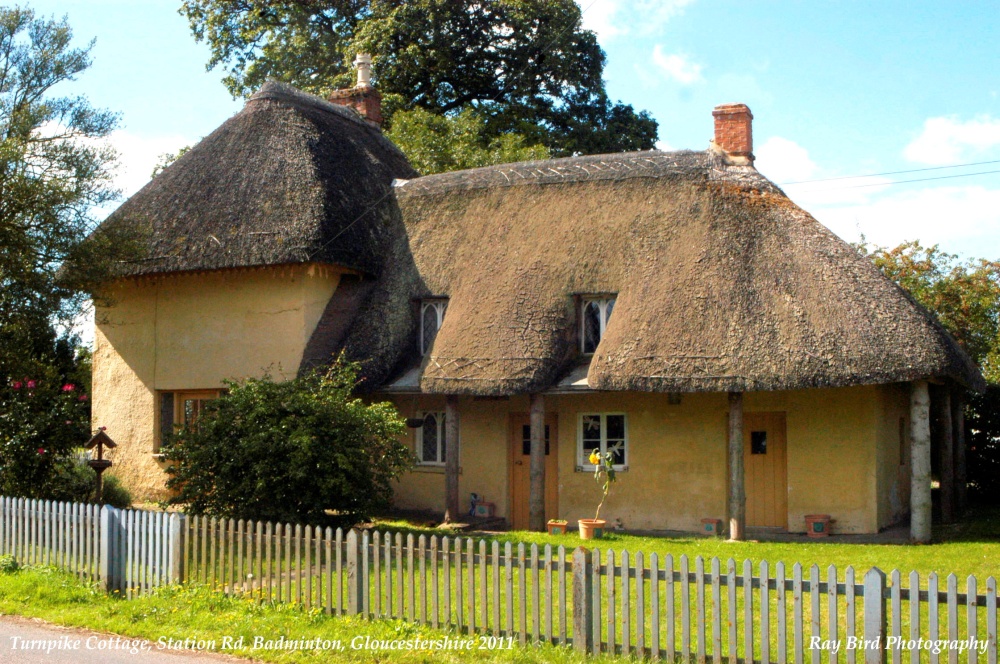 Turnpike Cottage, Station Rd, Badminton, Gloucestershire 2011