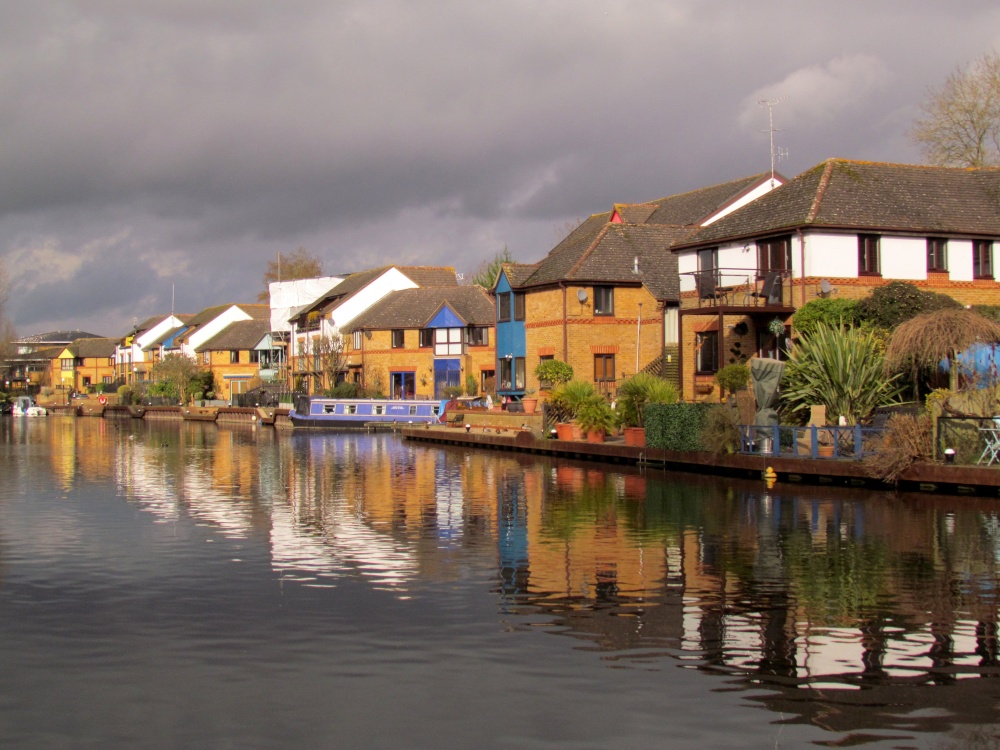 the grand union cana,l harefield