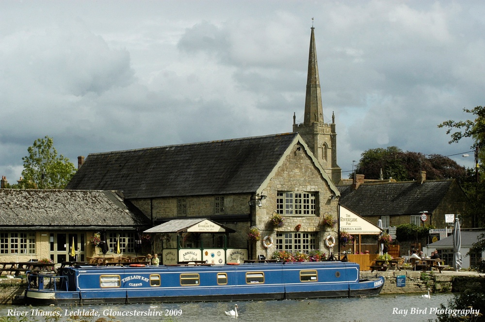 Photograph of River Thames, Lechlade, Gloucestershire 2009