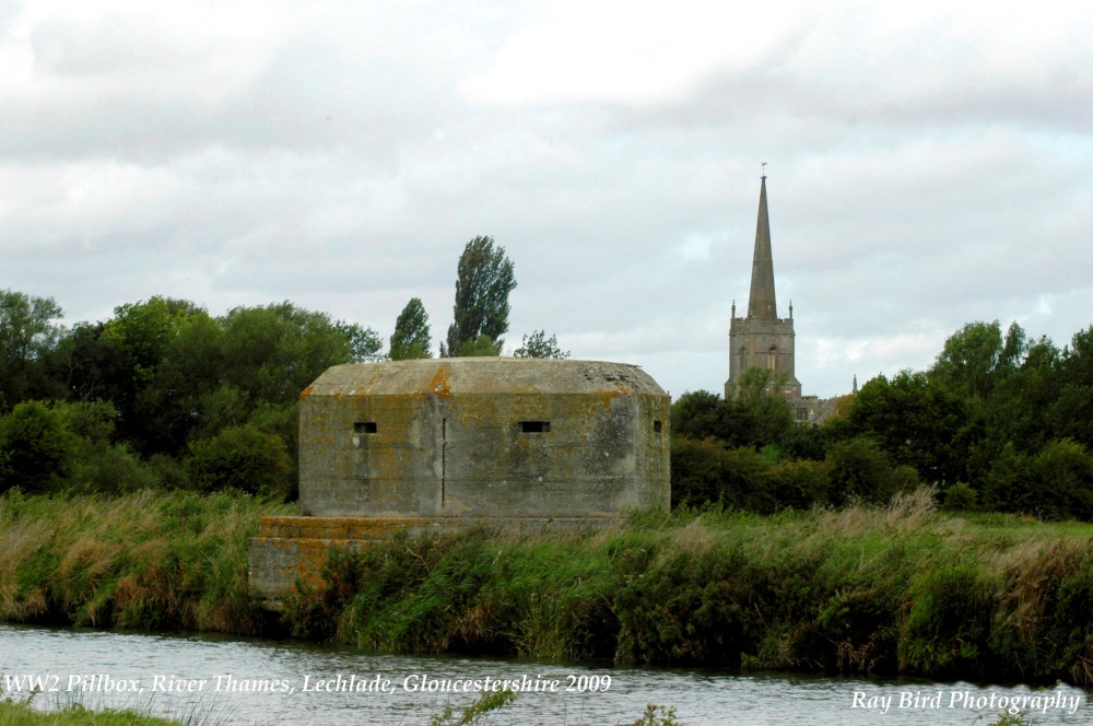 Photograph of WW2 Pillbox, River Thames, Lechlade, Gloucestershire 2009