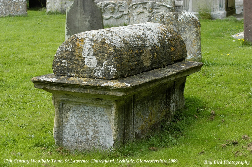Photograph of St Lawrence Churchyard, Lechlade, Gloucestershire 2009