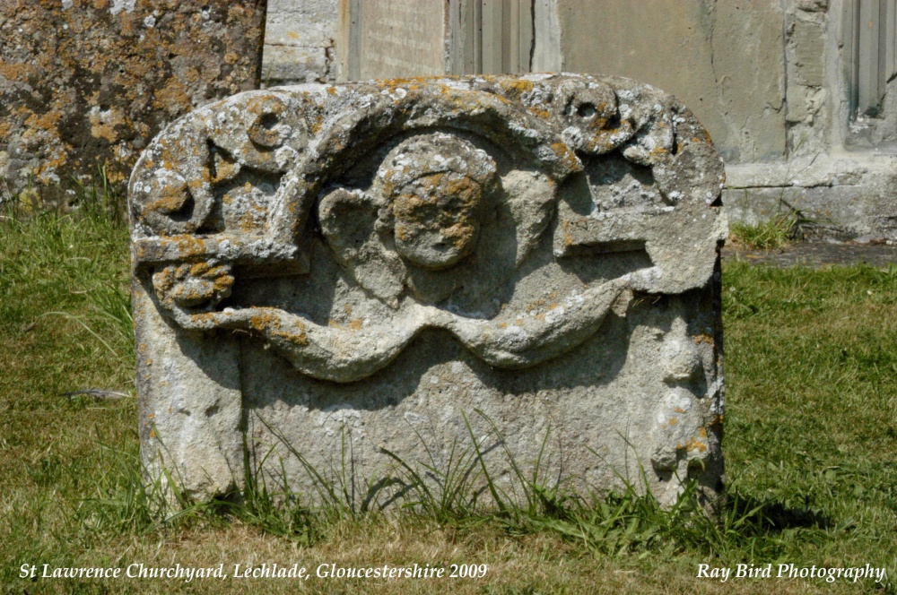 St Lawrence Churchyard, Lechlade, Gloucestershire 2009