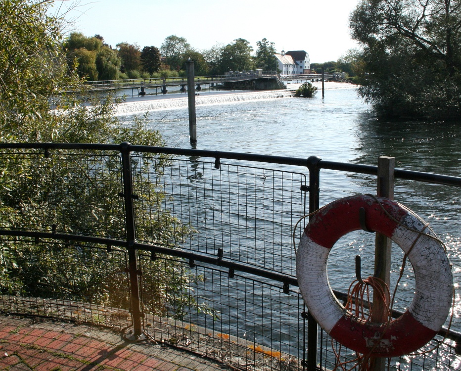 Photograph of mill end near to Hambledon lock