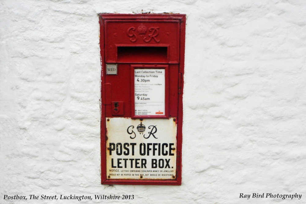 Wall Postbox, Luckington, Wiltshire 2013