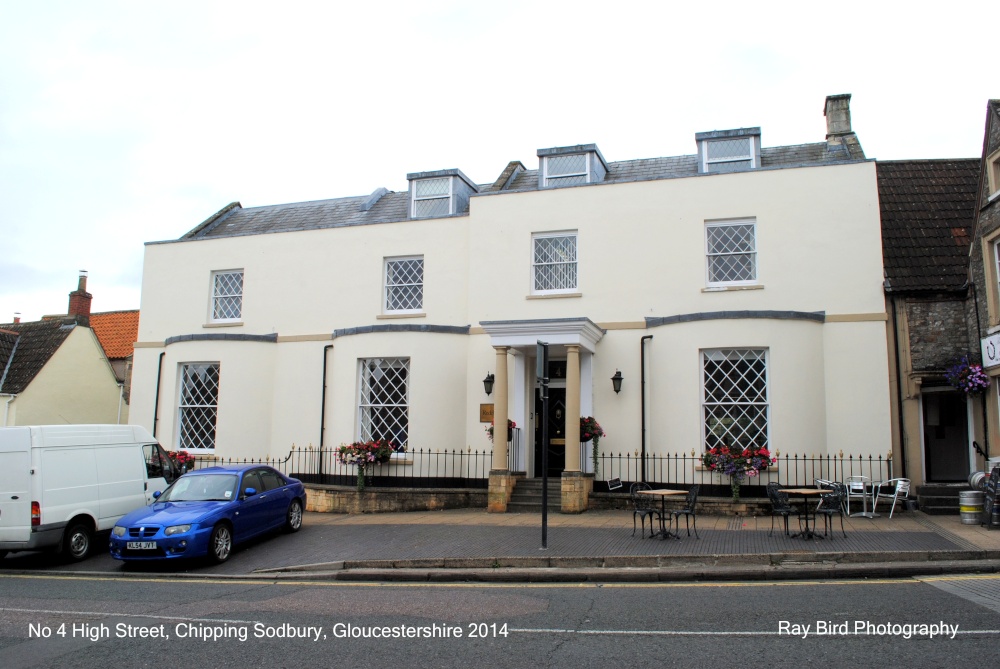 Photograph of No 4 High Street, Chipping Sodbury, Gloucestershire 2014