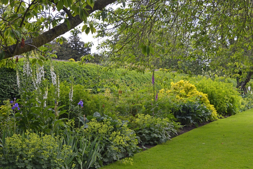 Beningborough Hall Garden photo by Paul V. A. Johnson
