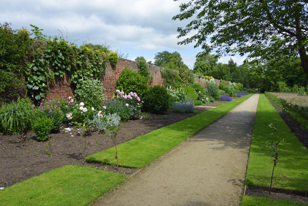 Beningborough Hall Garden photo by Paul V. A. Johnson