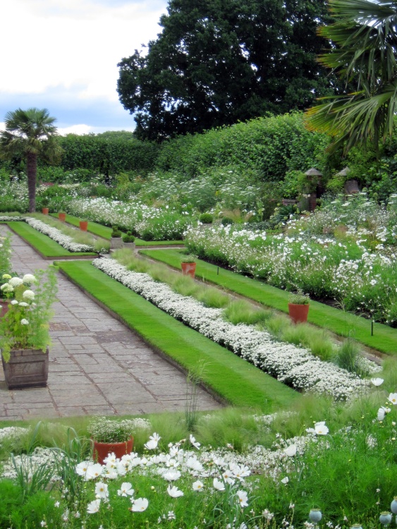 The White Garden, Kensington Palace in memory of Princess Diana