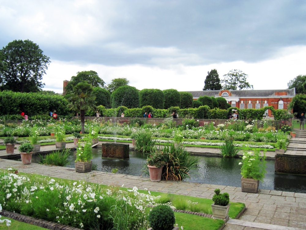 The White Garden, Kensington Palace in memory of Princess Diana