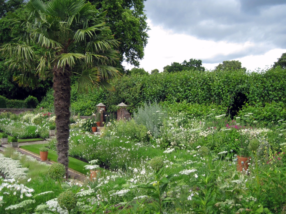 The White Garden, Kensington Palace in memory of Princess Diana