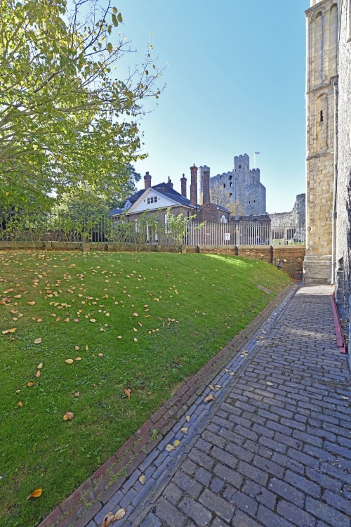 Rochester Cathedral - view of castle from cathedral grounds