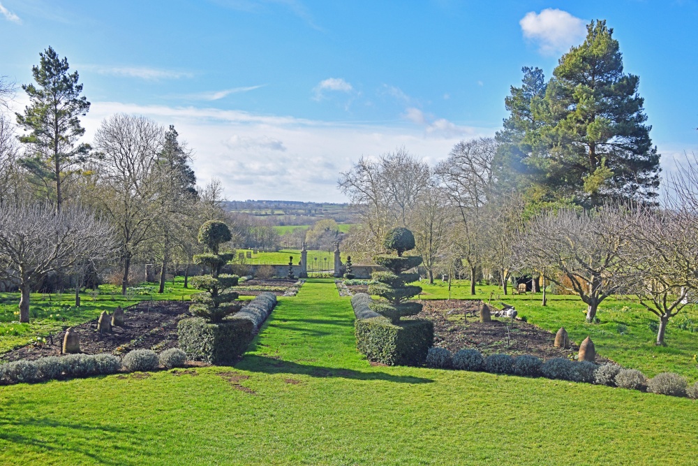 Canons Ashby House Gasrden