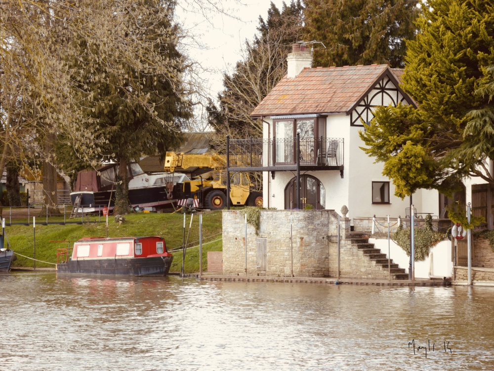 Bidford on Avon , house on the river Avon