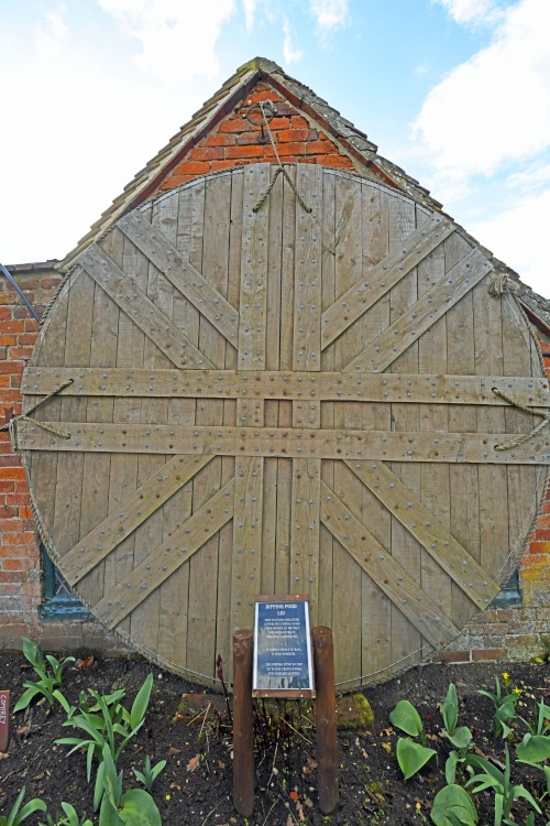 Dipping Pond lid at Packwood House Garden