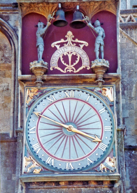 wells cathedral clock
