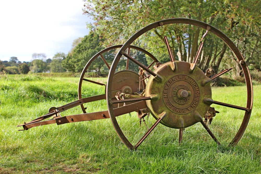 Tipton Saint John – Rusty instrument