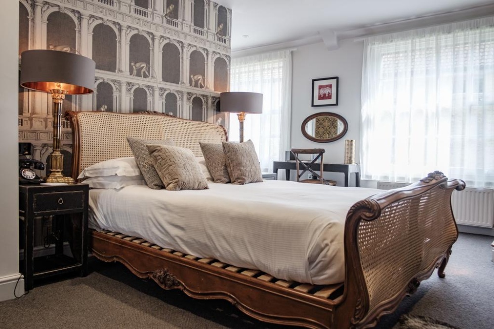 Bull Hotel, Bridport