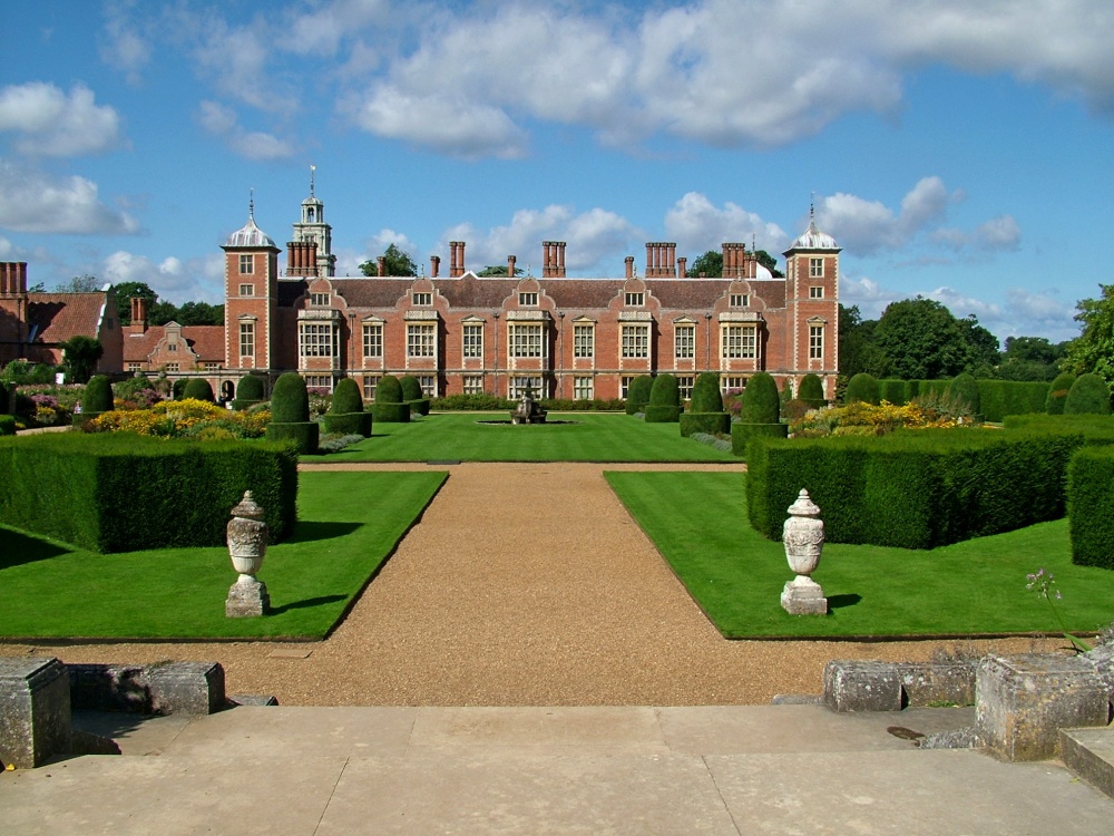 Blickling Hall photo by Mobscooter