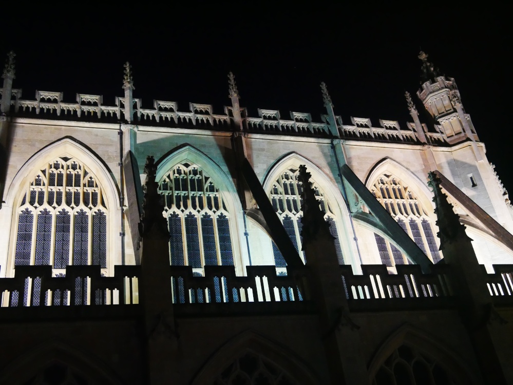 Bath Abbey at night, showing the flying buttresses