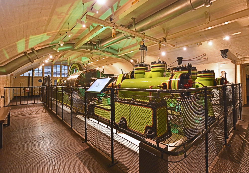 Modern lifting motor, Tower Bridge