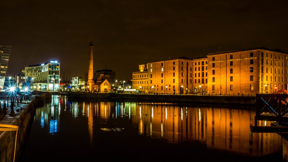 Albert Docks at night