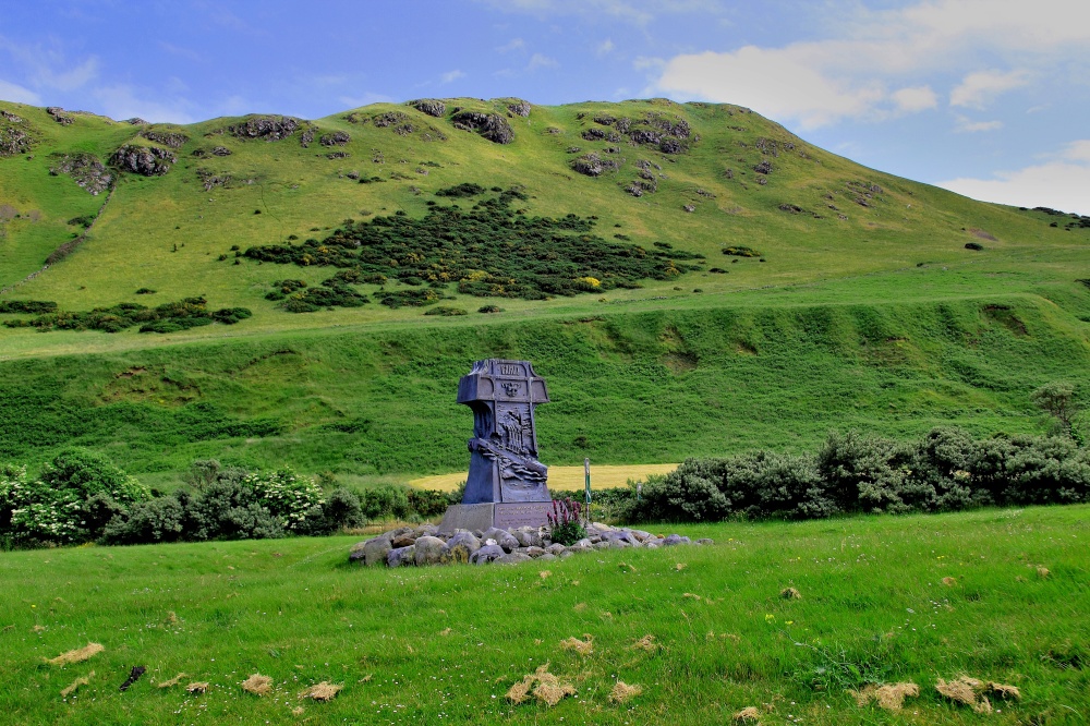 Photograph of Monument to Russian Cruiser Lendalfoot