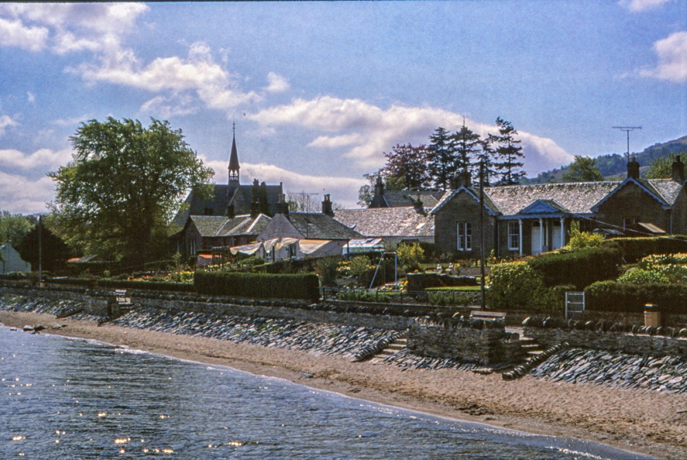 Photograph of Tarbet on the shores of Loch Lomond