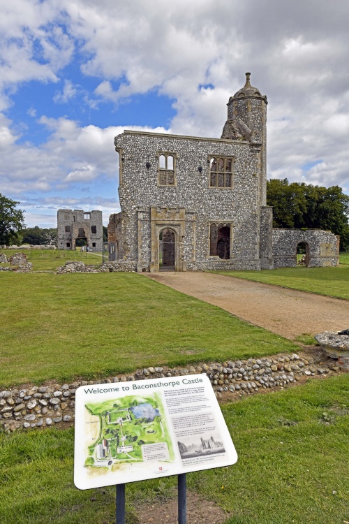 Baconsthorpe Castle