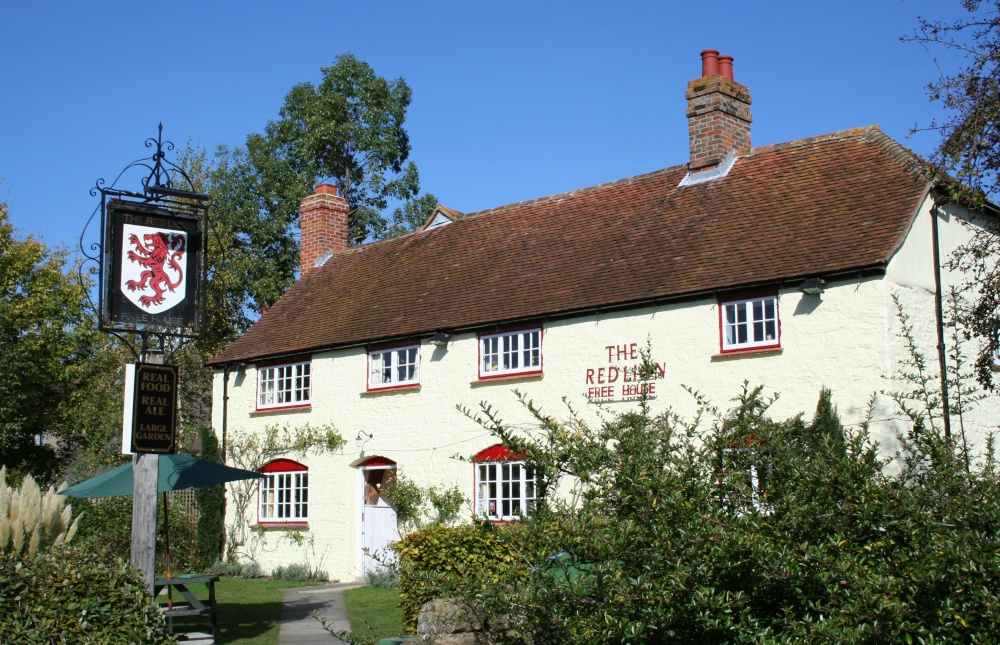 Photograph of The Red Lion Inn, Chalgrove