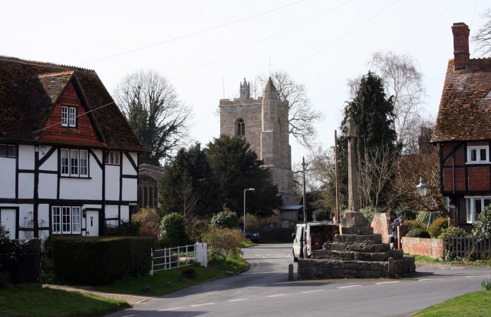 Photograph of Upper Cross, East Hagbourne, with St. Andrew's Church in the background